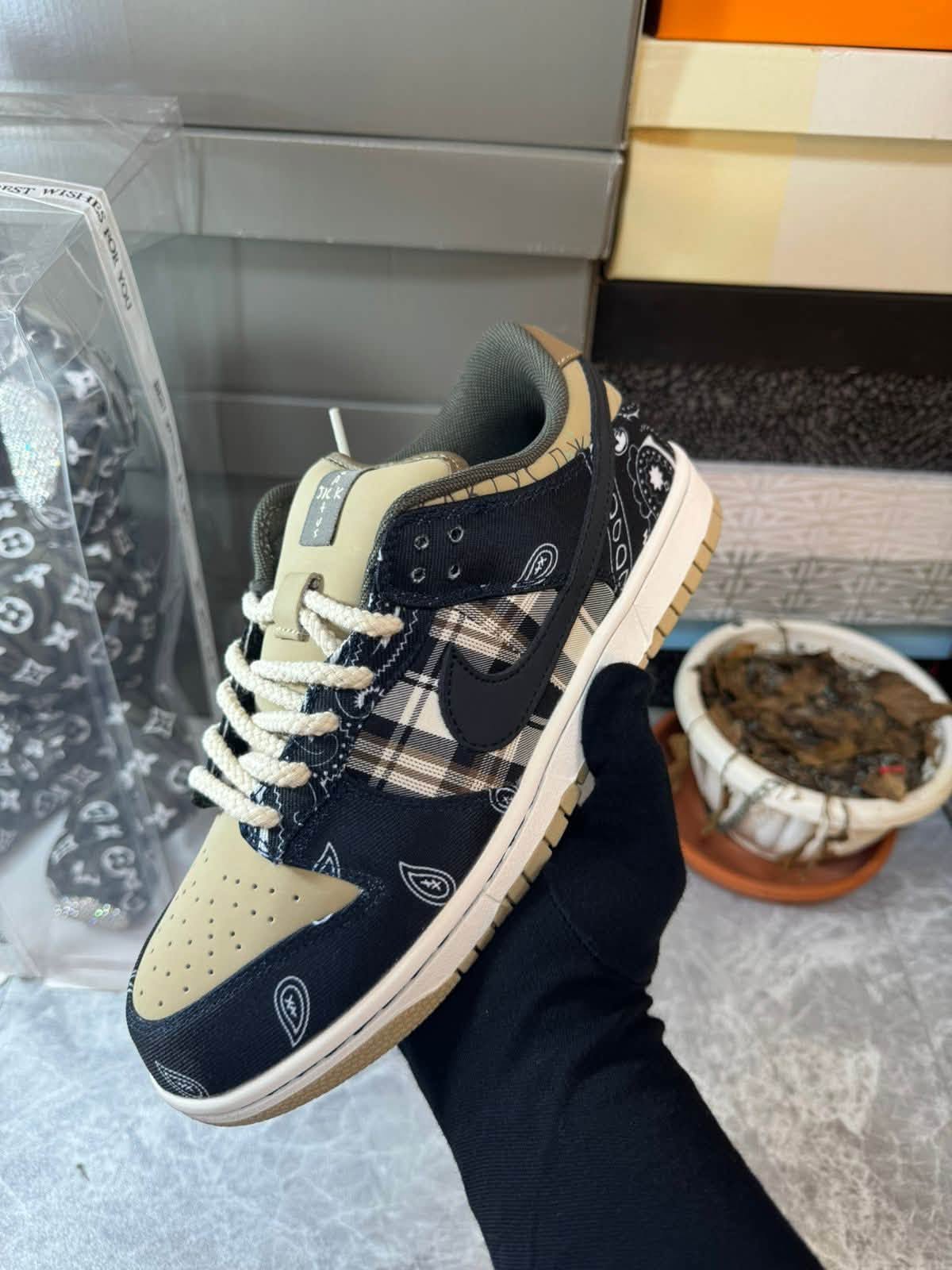 Nike x Travis Scott SB Dunk Low
